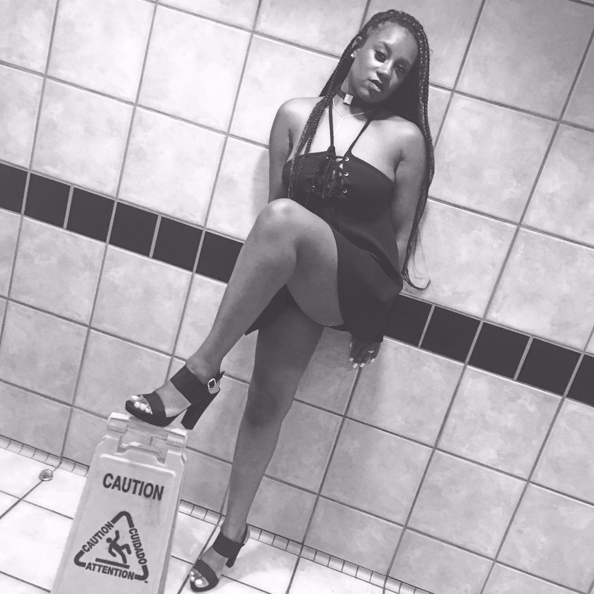 JustLashannon's tweet photo. Happy Birthday to me and my sexy legs😌🤦🏾‍♀️😂 https://t.co/4Qu0EAHzuS