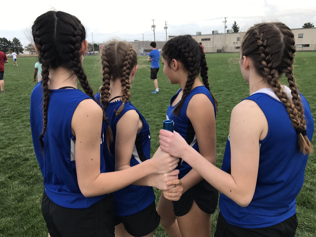 commit2_bfit's tweet photo. First track meet of the season!! π#speedbraids @Bhelminiak2 @brobs1024 https://t.co/CHODbZhlEf