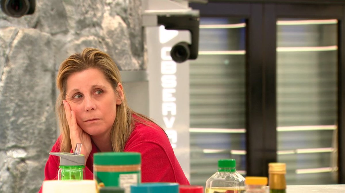89razorskate20's tweet photo. Week 5 RT &amp; LIKE If You're Team KAREN! #BBCAN5 https://t.co/H08zfVYH2A