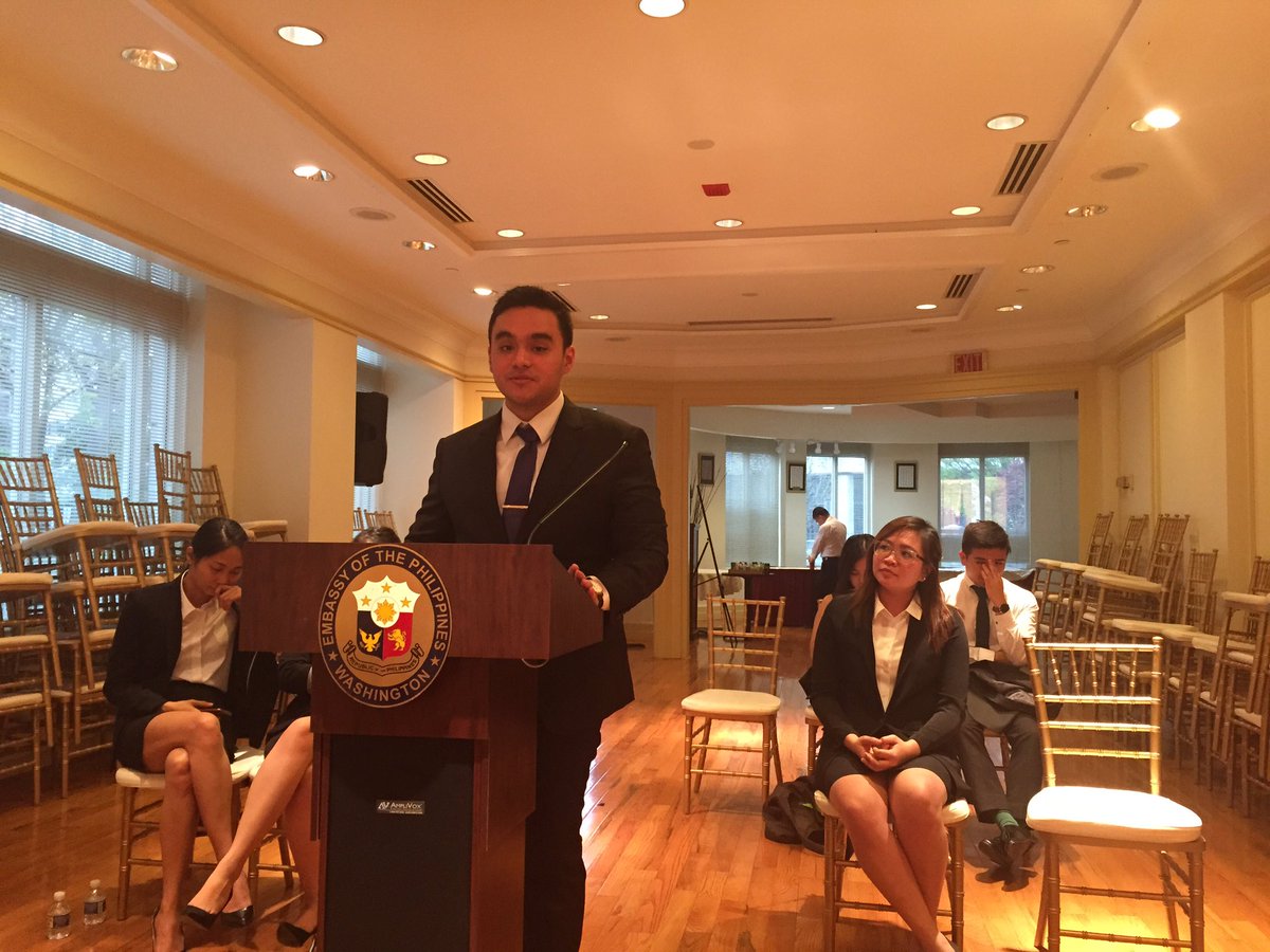 philippinesusa's tweet photo. Happy to host for drills the PH #Jessup2017 team from Ateneo Law School. Good luck! #AMDG @ateneodemanilau @ateneolawsc @usphilsociety https://t.co/AlJ5LaNQ1j