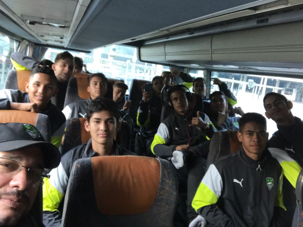 BorowskyFelipe's tweet photo. Algunos fotos de nuestro equipo en Barcelona.
Mic cup 2017
#cdefc
Categorías u12,u14 y u19.
Seguimos trabajando en el fútbol base. https://t.co/79xLq4spEI