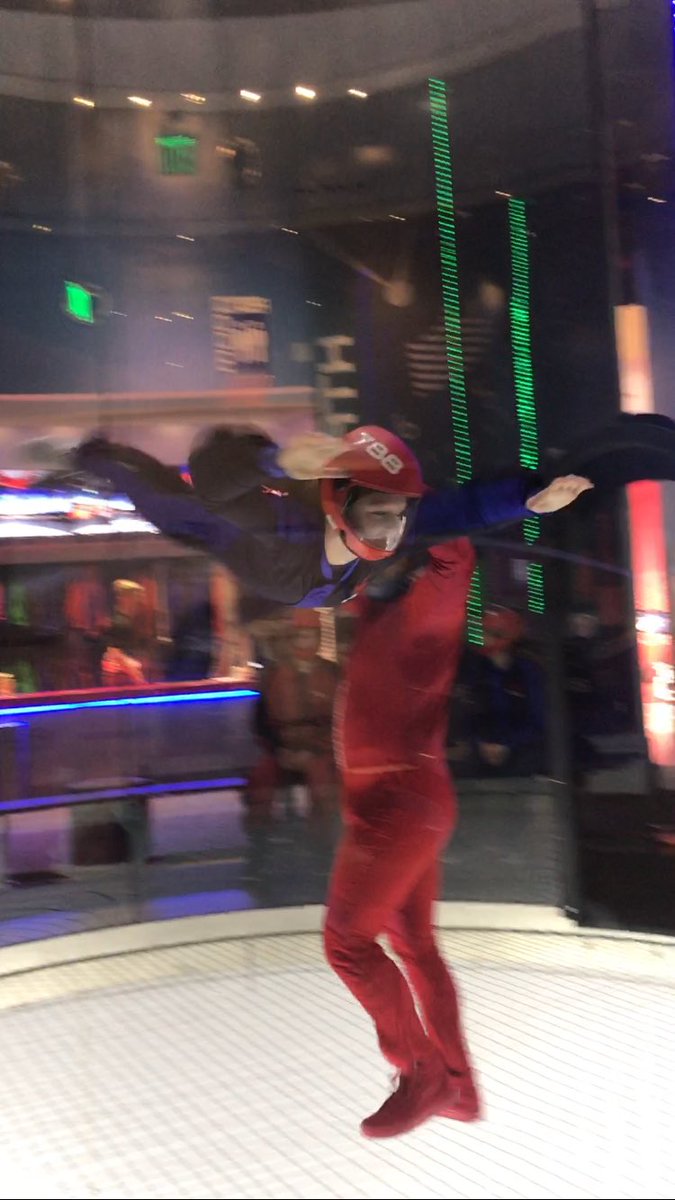 ElonMuskInfom's tweet photo. Indoor skydiving!!! #aplangadventure https://t.co/rsmrUzFr7u