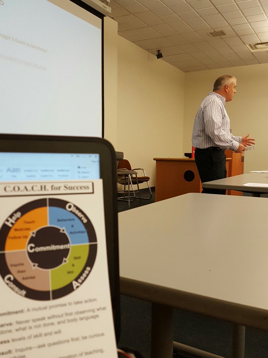 jones_spencer_b's tweet photo. Guest lecture tonight with Sales Expert @kevinfdavis @aliceheiman #sales #MotivationMonday https://t.co/lLjlxWdlGu