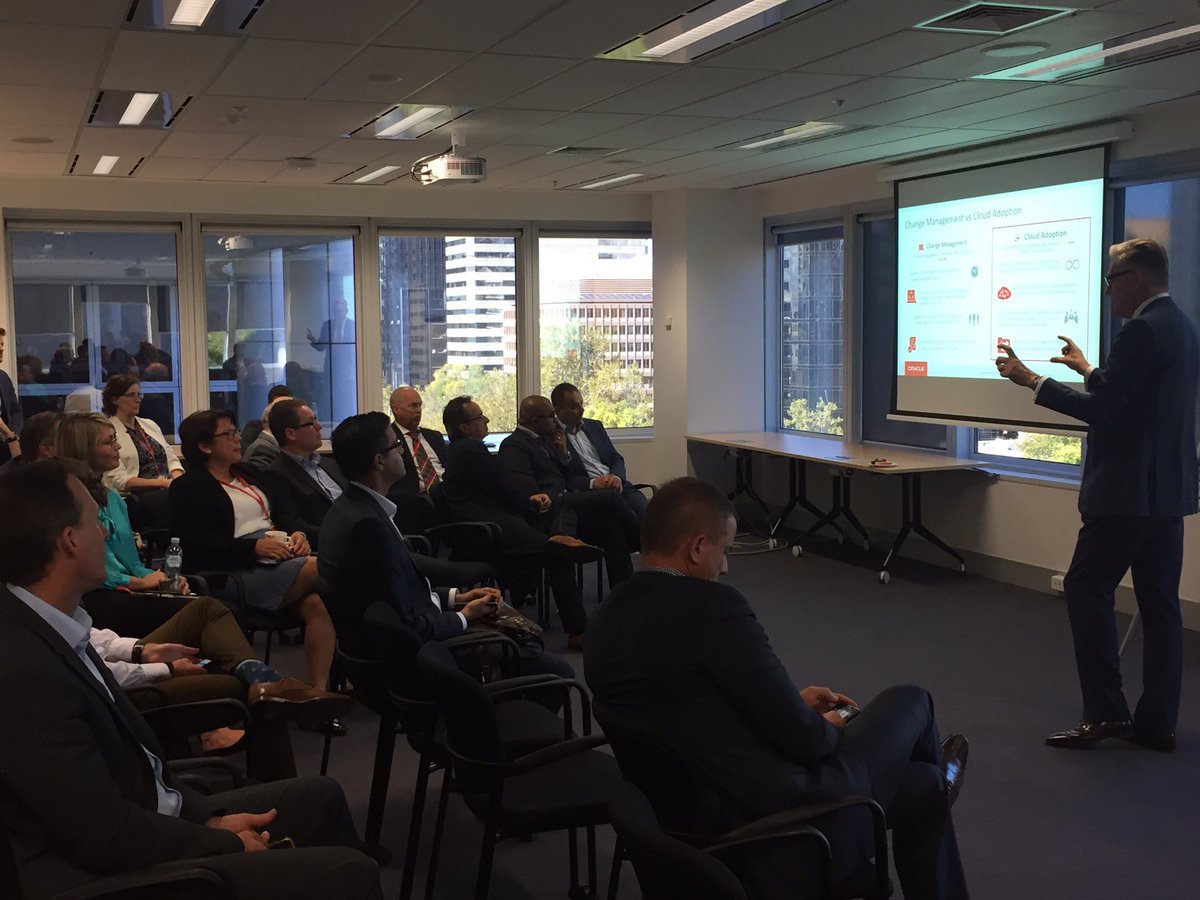 karleesm's tweet image. @DavidMoores12 in the world of #cloudimplementations there is a shift from #ChangeManagement to #CloudAdoption @OracleCons #modernHR @Oracle