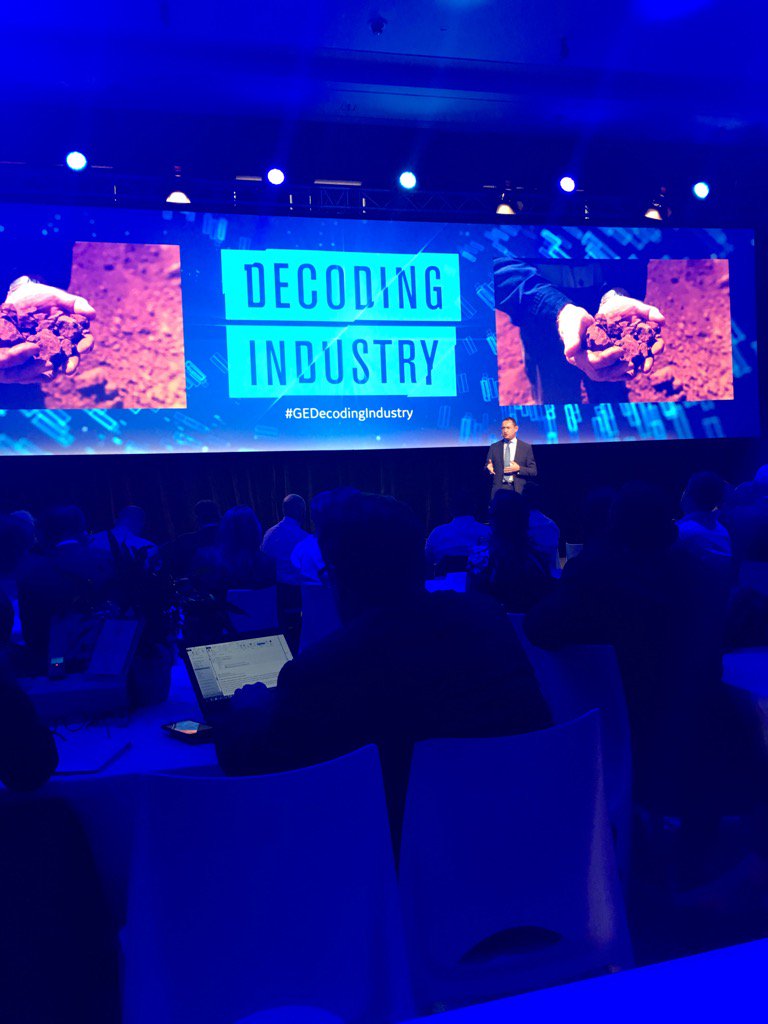 MaryHackett10's tweet photo. Mark Shepard #GEDecodingIndustry technology enabler but human collaboration will determine where we take it to https://t.co/RpkI94dnks