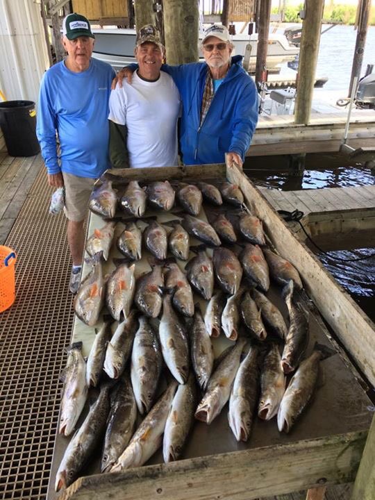 dufrenesguide's tweet photo. Larry Zebco 888 & friends with a full table. #DufreneGuideService #speckledtrout #redfish https://t.co/dXrg5N6Hzx