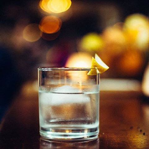 Page71LoungeSC's tweet photo. It's the perfect night for one of those nights.... #cockail #martini #nightlife #cheers #lounge #VenturaBlvd #818 #Dj https://t.co/mfQ7BmgXlz