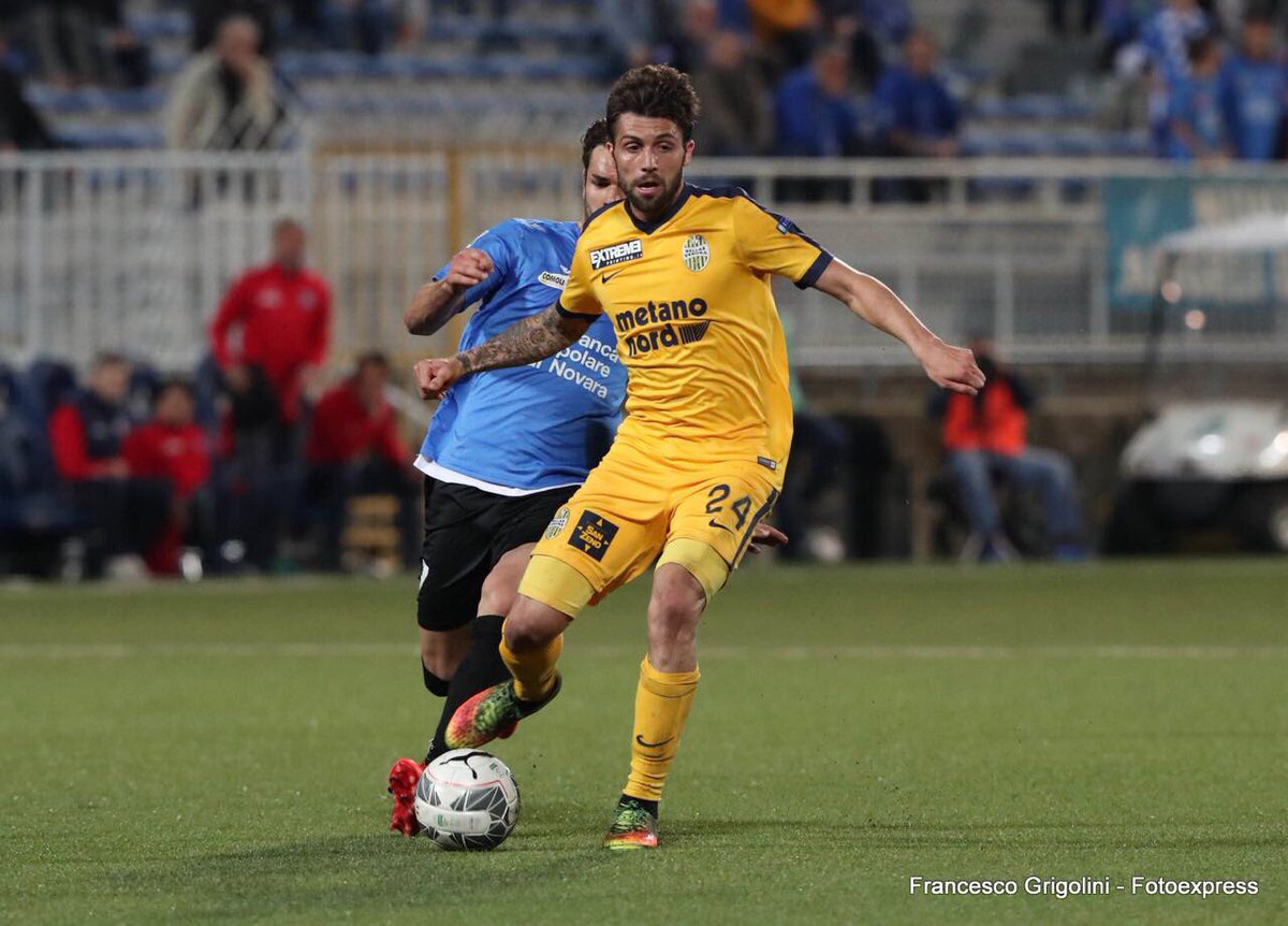 HellasVeronaFC's tweet photo. Gli scatti piรน belli di #NOVVER 2๏ธโฃ-2๏ธโฃ
Clicca qui per la gallery completa โก๏ธ https://t.co/YwWVF0qUwY https://t.co/QKHs44x467