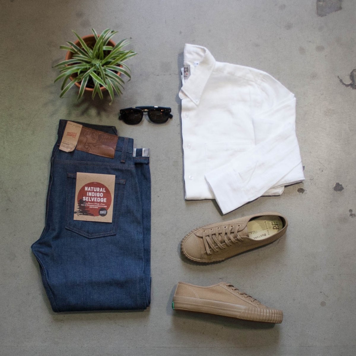 ShopTheGood's tweet image. The sunshine spread! 
Shirt: @nakedandfamous
Denim: @nakedandfamous
Shoes: @pfflyers
Sunglasses: WONDERLAND