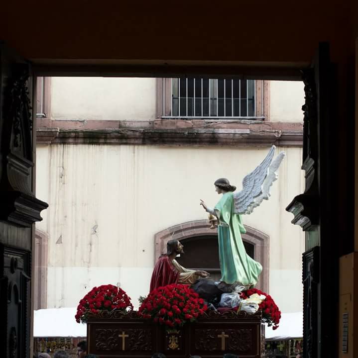 TradPotosinas's tweet image. Postal de la Cofradía del Cristo Roto

Fotografía: Alejandro Areny

Procesión del Silencio, San Luis Potosí, México.