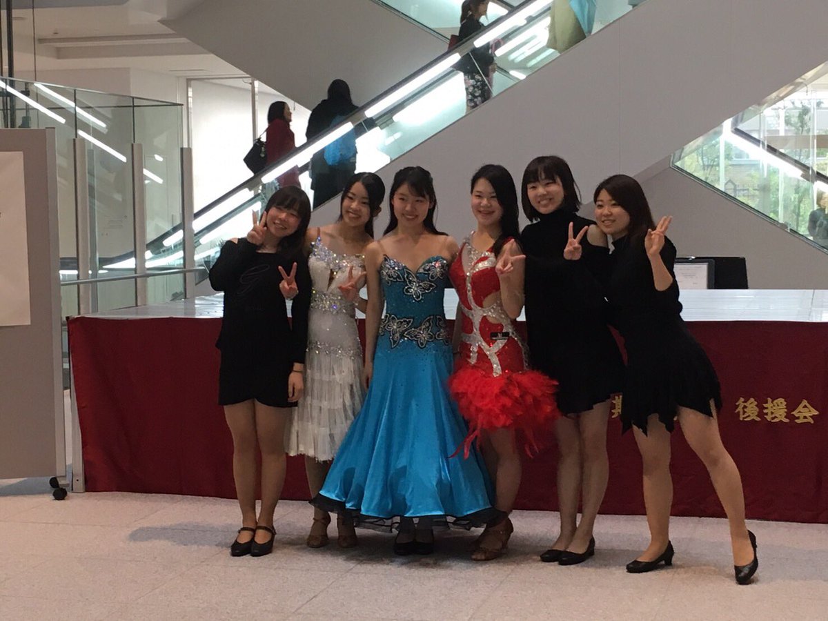 渋谷キャンパスにて、ステージ発表終了しました！ありがとうございました😊💗

本日18時よりダンスパーティーがあります！少しでも興味のある人や、参加したい人はどしどし連絡下さいね👗✨