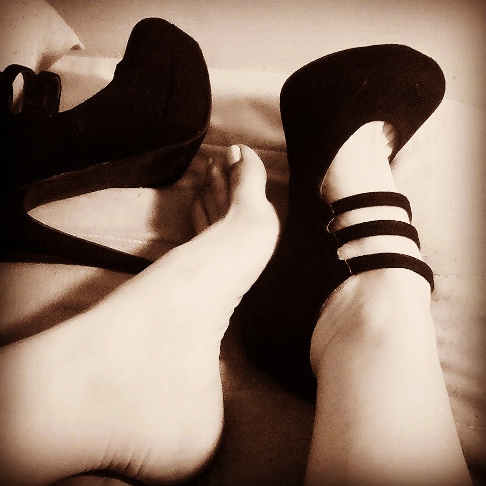 GoddessAOwnsU's tweet photo. I'm so sick of hearingExcuses, like assholes everyone has one! Now steal your wife's credit cards..Or mom's purse..Get 2nd job but pay me! https://t.co/oqN8ts3rti