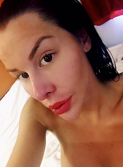 #nomakeup https://t.co/6xRQRDYrbh<a href="/tag/nomakeup"class="tags">#nomakeup</a>