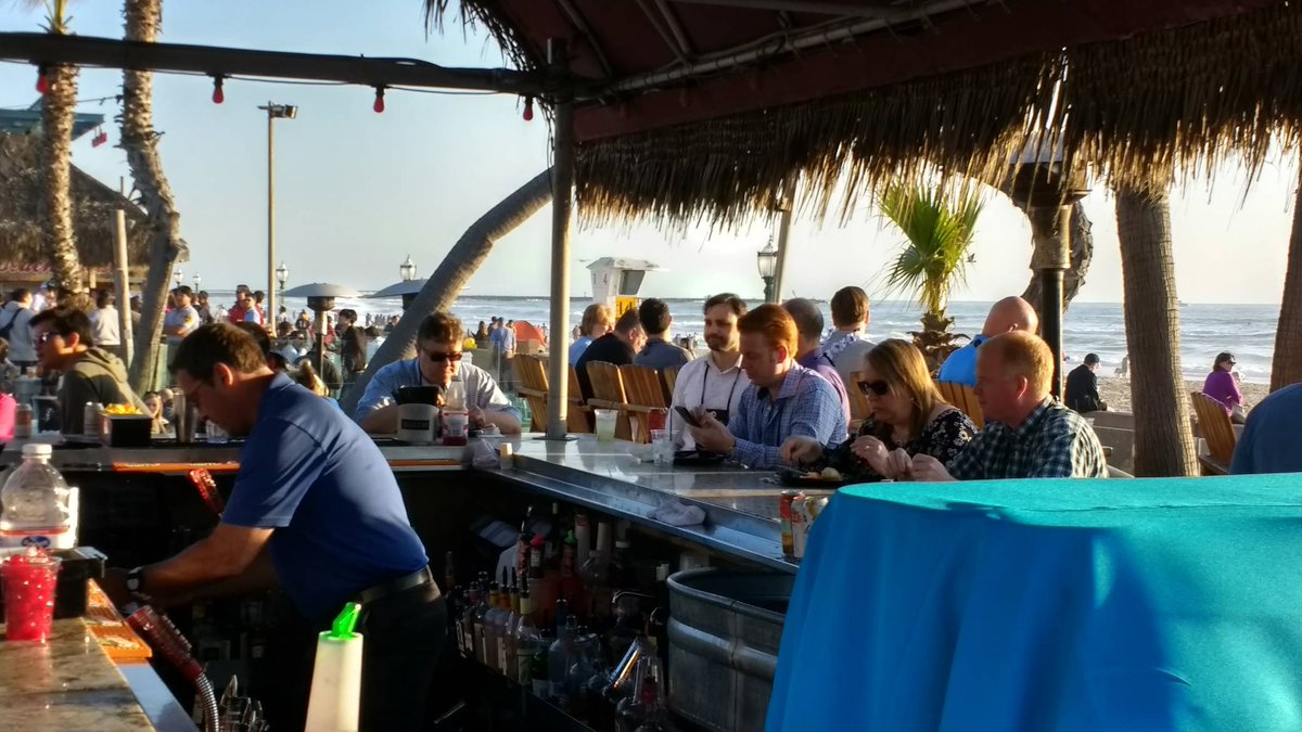 Agile_PC's tweet image. #sgcal #sgcalpic #missionwave Honey I&apos;m working hard at the Scrum Gathering...no, really... - crowd.cc/s/JvJ2