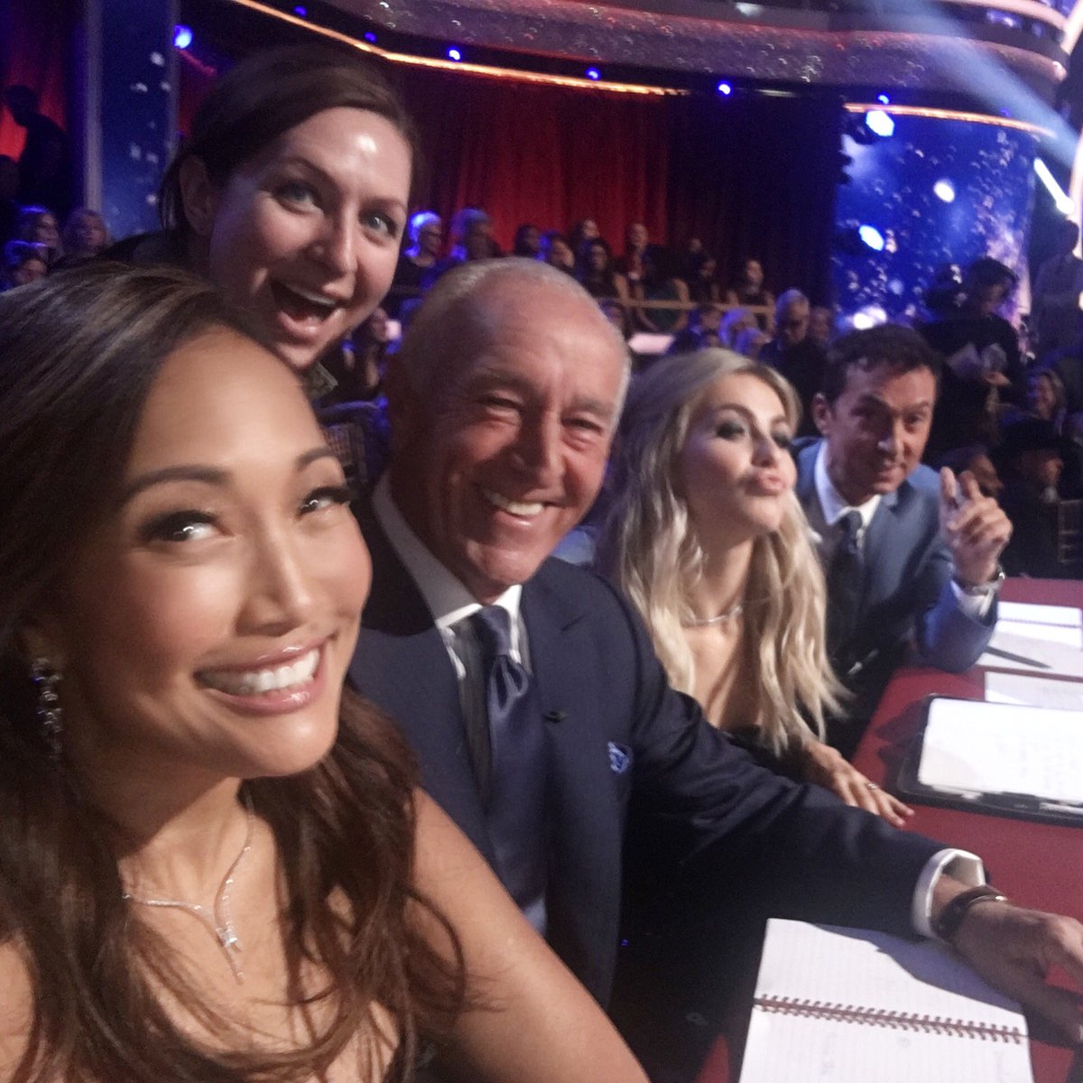 What did you think of @DancingABC tonight??

Mid-show selfie w/ <a href="/GrumpyLGoodman/">Len Goodman</a> @BrunoTonioli stylist <a href="/RhondaSpies/">Rhondaspiesstylist</a> &amp; <a href="/juliannehough/">Julianne Hough</a>!! #DWTS