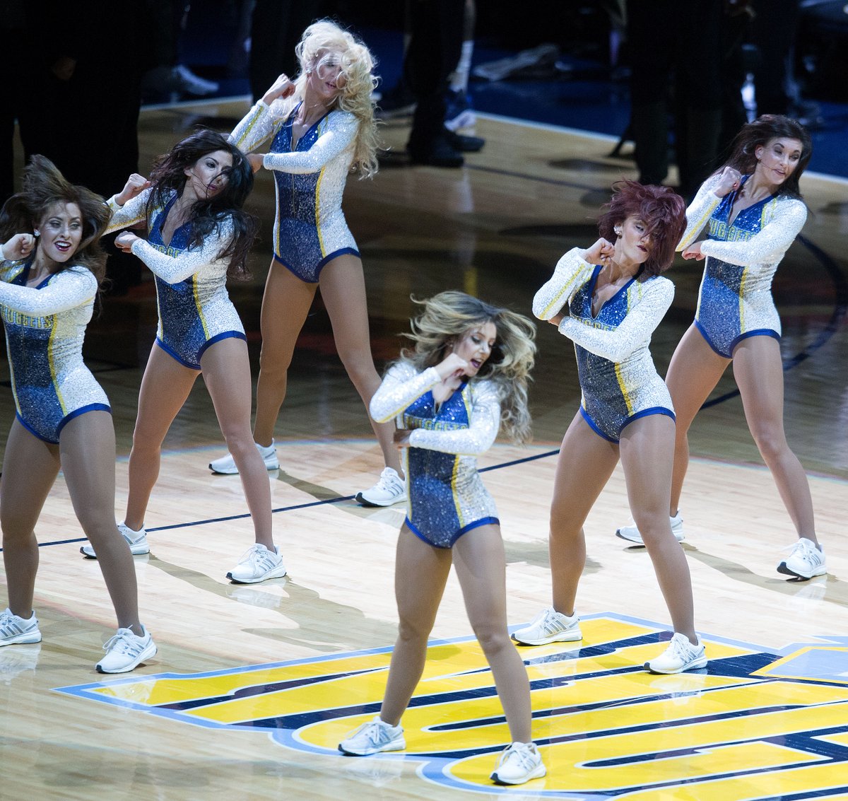 hectoraphotos's tweet photo. The Darlings of the NBA the @DNDancers entertain the crowd yesterday afternoon during the Nuggets/Thunder game! Way to go Ladies! https://t.co/mxAwpEidFz