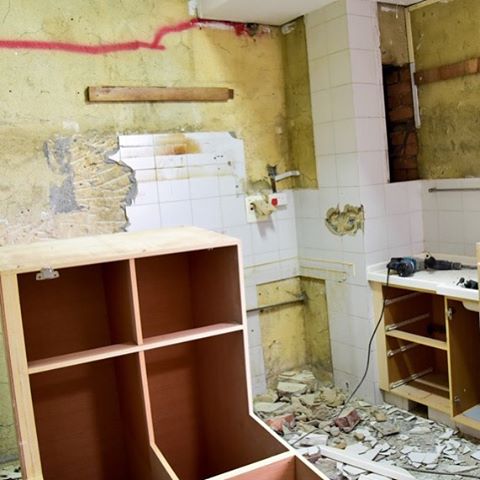 greendot_design's tweet photo. This kitchen needs a makeover. .
.
.
Contact us for a free quotation to #design and renovate your home. 
#condo #singaporelife https://t.co/L435vEzc5W