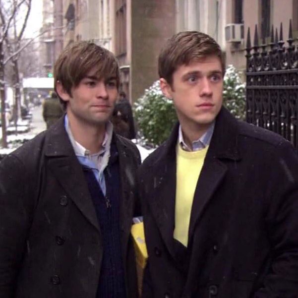 AaronTveitPics's tweet photo. Aaron Tveit on gossip girl https://t.co/ksL9U9WVCP