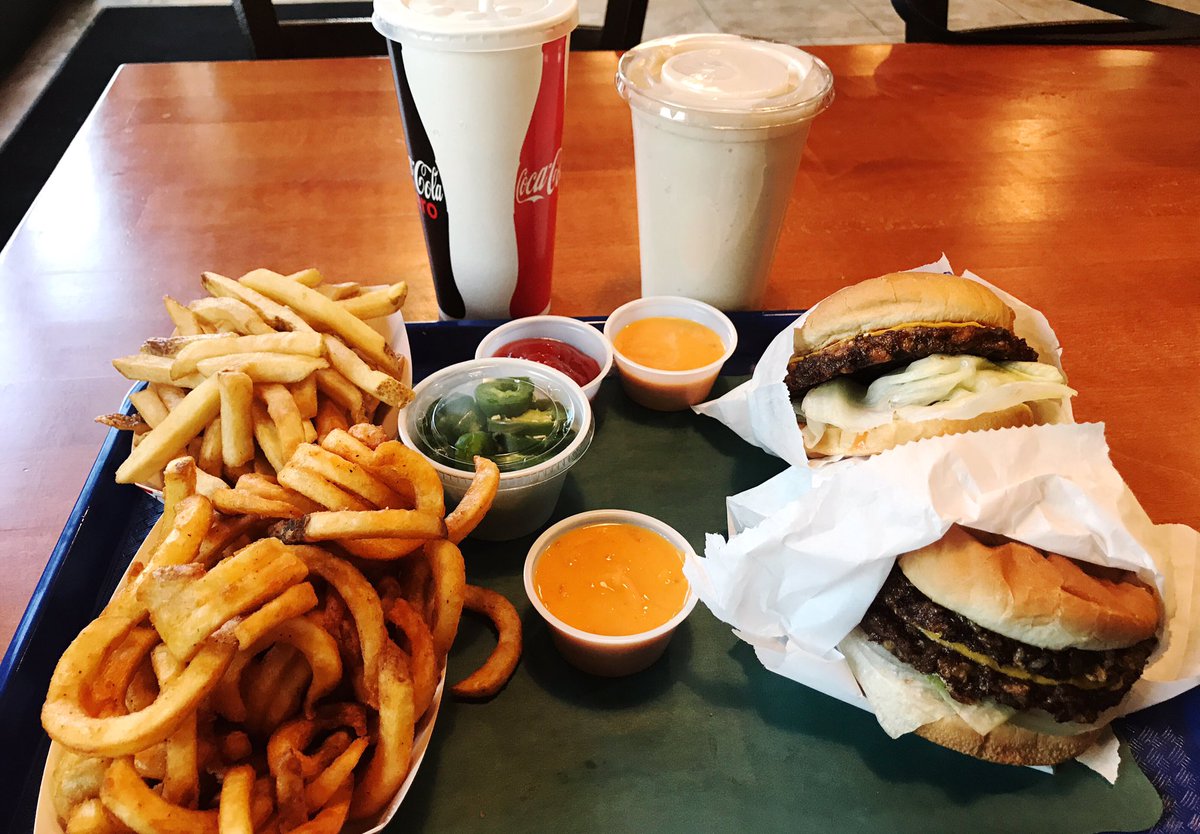 Wondertramp's tweet photo. @VegewayNorth you saved my life ...As a newbie vegan I really needed a fast food fix and you definitely hit the spot ! #govegan #vegeway https://t.co/xgHtKq4oyP