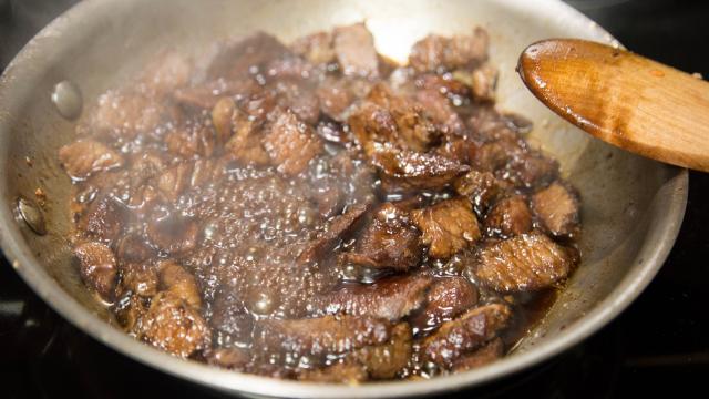 hunterwifeslife's tweet image. Moose...it's whats for dinner!  Moose lo mein for #MooseMonday #eatwhatyouhunt  #HeavyPacksAndSoreBacks #motivationmonday #hunting