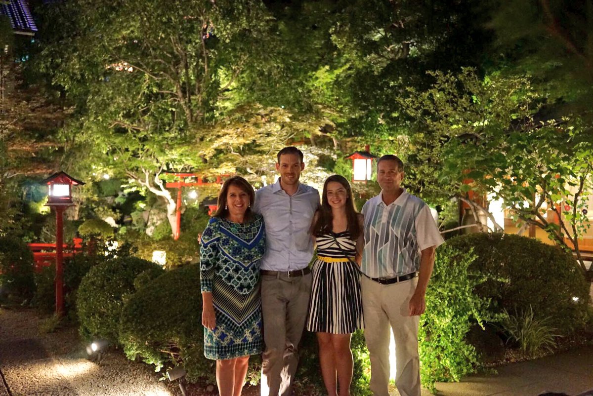 autumnmast's tweet photo. happy sibling day to all those mast sisters out there &amp; the only mast brother y'all rock https://t.co/93JykUoHZM