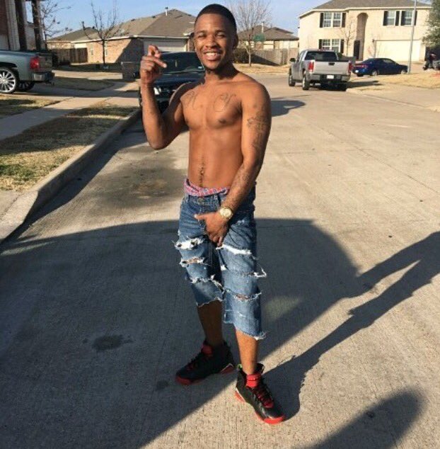 _ogmarkel's tweet photo. I'm the only one standing strong 💯 https://t.co/DoycvkAauU