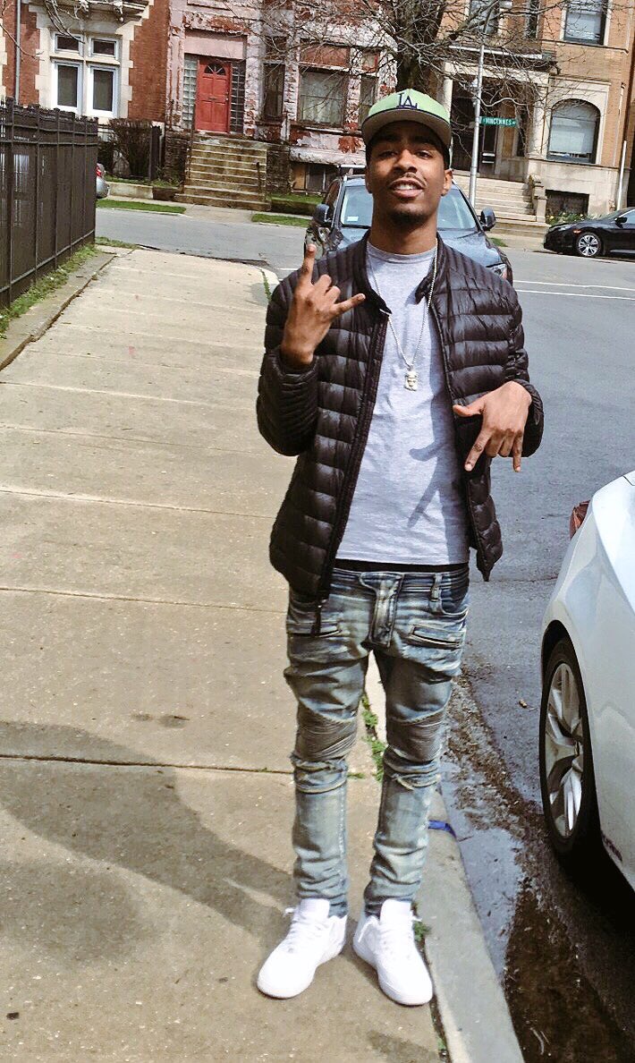 Ethanrifzy_perp's tweet photo. Might Go Post Up Onnat Block Reminiscing Bout My Brothas ๐ผ๐ฝ๐ผ๐ฝ๐ค๐ฝ๐๐พ๐ค . #49th๐ฉ #JuBlock๐ #JayeloWorld๐ https://t.co/qj7zyUGz8F