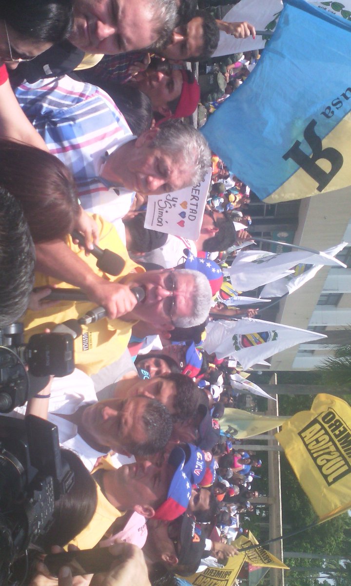apmanrique's tweet photo. Hoy en el TSJ en lara,Barquisimeto,  12 pm. En marcha por los estudiantes presos injustamente https://t.co/CXfGLBLlk4
