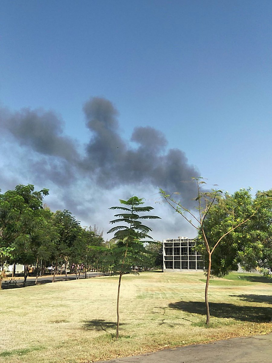 dralokr's tweet photo. @PMOIndia @SushmaSwaraj @MinOfPower rising smoke sinking health https://t.co/U799CKVF97