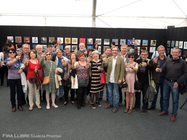 Brindis de #SantJordi dels escriptors en llengua catalana 
a la Fira del Llibre de València <a href="/firallibrevlc/">Fira del Llibre de València</a>
escriptors.cat/node/14124