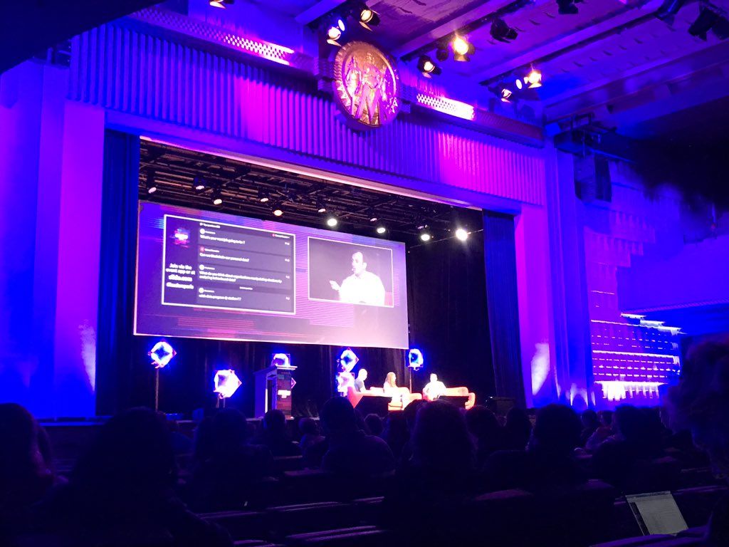 "There is no Chief Technological Officer in the Trump administration" <a href="/dpatil/">dj patil</a> at #LeadersParis