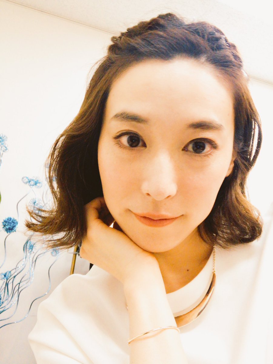 井上 奈々 今日はイベントで初の司会業に挑戦 難しぃ