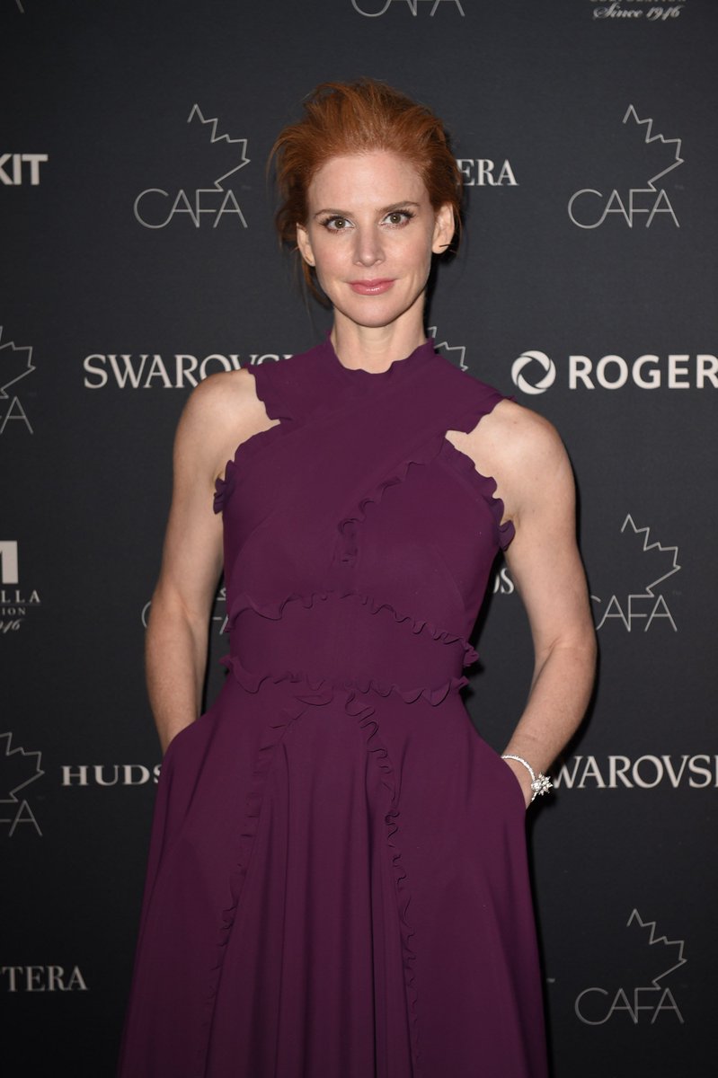 Sarah Rafferty's red carpet style is just as good as he on-screen style ...