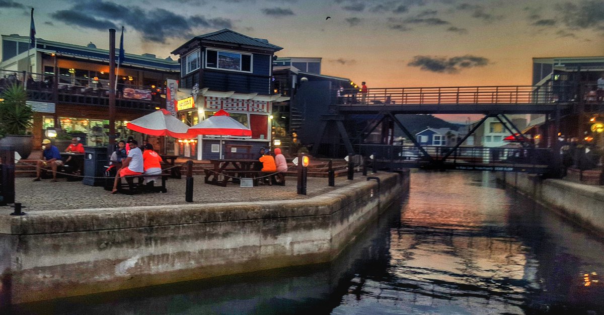 Enjoying the #Knysna estuary. Our play ground for the adventurous travel with <a href="/FeatherbedCo/">Featherbed Company</a> <a href="/KnysnaSailing/">Springtide Sailing Charters Knysna</a> <a href="/KnysnaRIB/">KnysnaRIBAdventures</a> <a href="/KnysnaWaterfrnt/">Knysna Waterfront</a>