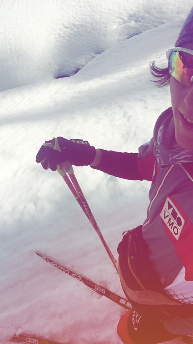 janniReisenauer's tweet photo. enjoying nice offseason days !! 🏝🍽🌄#skijumpingAUT #KiaCenterPg #JR #ReisenauersGastro #firstcream https://t.co/4HdBNq2D0F
