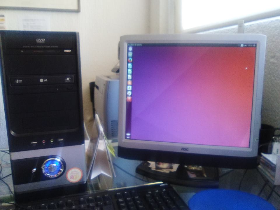 Enorme labor la de <a href="/canalugr/">Universidad Granada</a> y <a href="/oslugr/">OSL - UGR @oslugr@mastodon.social</a> en favor de los que más lo necesitan. Gracias por la concesión de nuevos equipos!! #OSL #Solidaridad