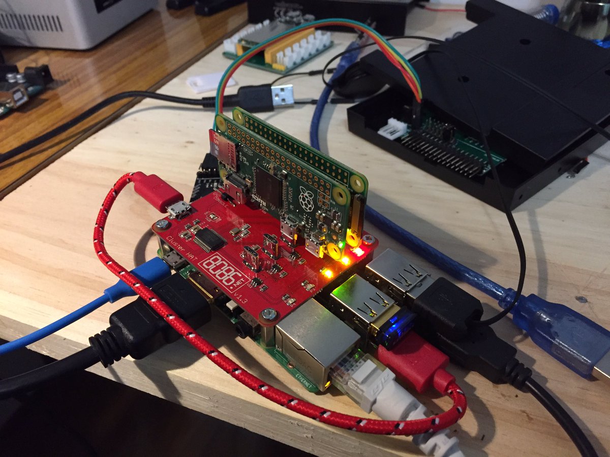 francoistonic's tweet image. Un cluster #clusterhat avec #Raspberry_Pi et #pizero @progmag