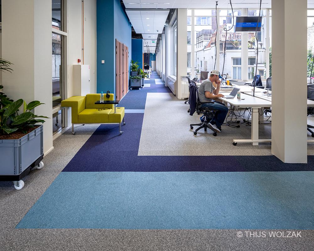 InterfaceInc's tweet image. Employee #wellbeing is positively impacted by colours used in the #workplace. #interiordesign interf.ac/2p1UcYD