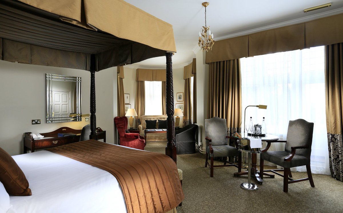 Do you Know someone who deserves a break?
 #GiftVouchers are the perfect way to say thanks! macdonaldhotels.co.uk/gift-vouchers/ #tuesdaytreat