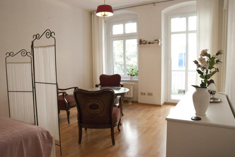 Gemütliche 1-Zimmer-Wohnung mit Balkon im Zentrum von #PrenzlauerBerg ow.ly/oZD530aKLsv #Berlin #Wohnen