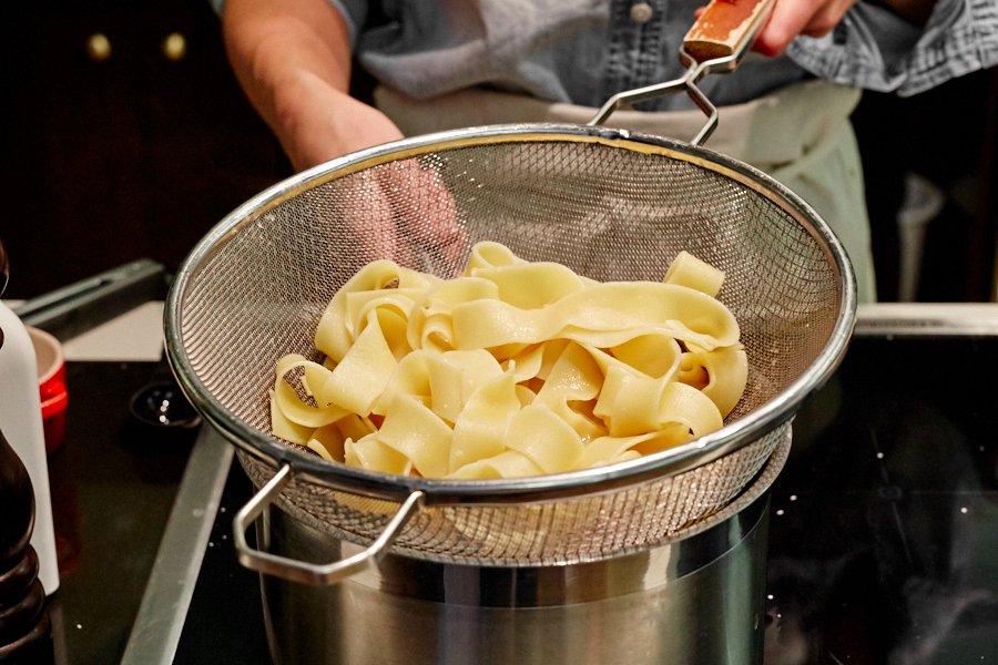 pastapolanasa's tweet photo. The pappardelle pasta. #KnowYourpasta #TypesOfPasta and #Recipes
 https://t.co/M32l6tGE19 https://t.co/MxTz6XXpQx
