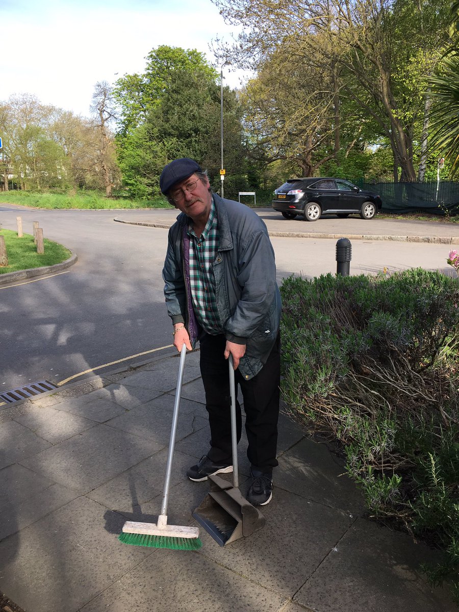 pubswineandfood's tweet photo. Referred to by many passers-by as #thecleanestroadinLondon and for that we have our George to thank https://t.co/hQkQt4WiRi
