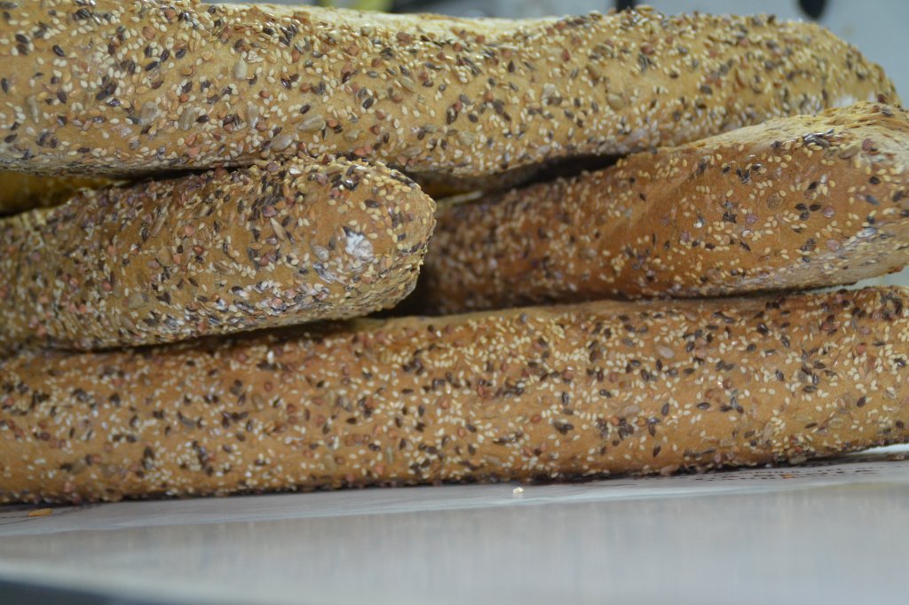 FORN DE PA CAPSETA!!! Ja podeu trobar-lo a la guia LaSenia.info! C/ Plaça Dos de Maig, 8 La Sénia goo.gl/ePM7Rw