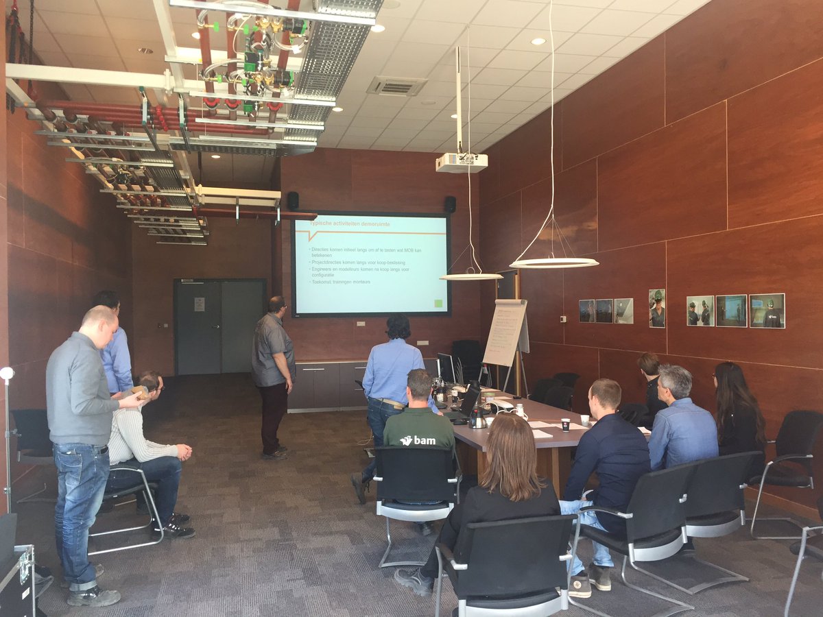 BAM_Modulair's tweet photo. En de derde pitch vanuit de demoruimte #nerddag https://t.co/TQ3qv4Caeq