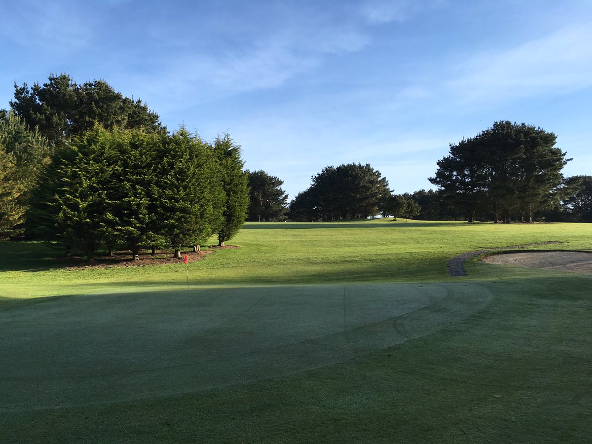 treloygolf's tweet photo. Beautiful view up the 7th this morning #cornwallgolf #newquaygolf #treloy #parklandgolf https://t.co/7rVwigXk6j