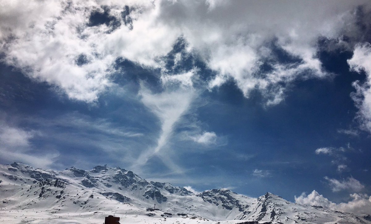 WokSkiValTho's tweet photo. Living life in a postcard! #bluesky #valthorens #cimedecaron https://t.co/VkzIHTHGO0