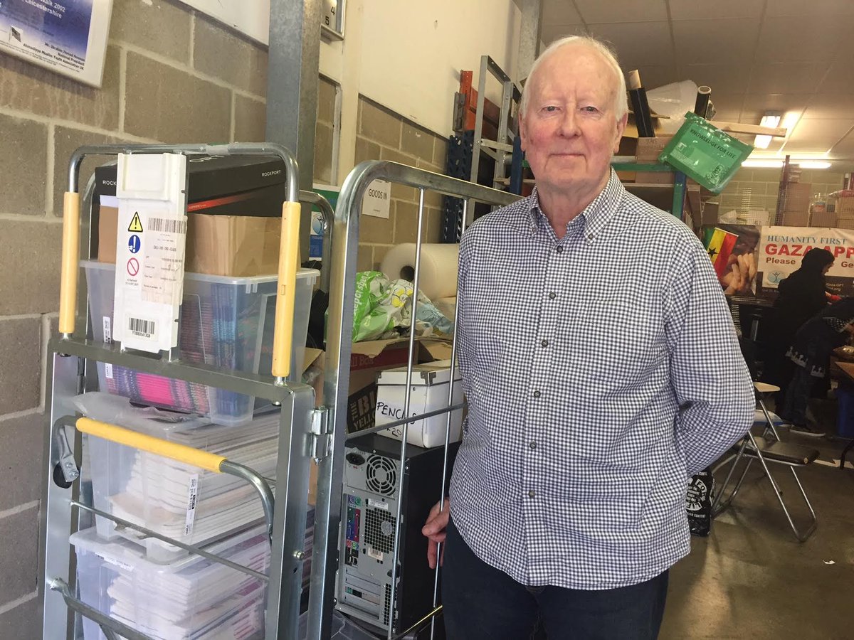 Thanks to <a href="/Herts4Refugees/">Herts For Refugees</a> for the donation of #books today for #Africa. They will be hugely appreciated, thanks!