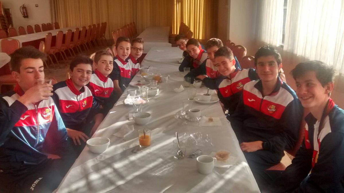 cblaflecha's tweet photo. Aquí tenemos a nuestro Equipo Infantil Autonómico Masculino, que está participando en el Torneo de Alcalá de Henares....¡No paramos!🏀🏀🏀 https://t.co/AIJst222rP