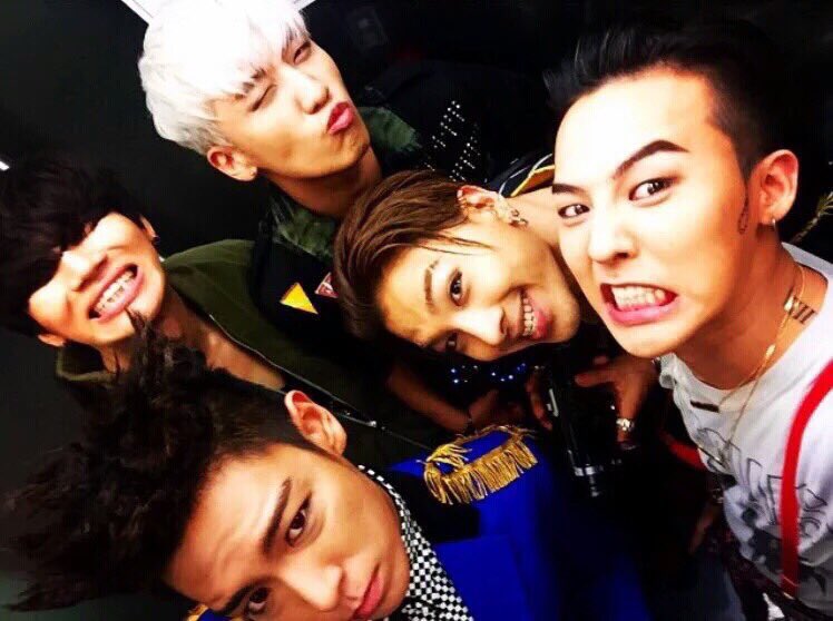 gd_bigbang522's tweet photo. #twitter上にいるBIGBANGぺん全員と繋がるのが密かな夢だったりするのでとりあえずこれを見たBBペンさんはRTもしくはフォローしていただけると全力でフォローしに行きます https://t.co/mDqWfamPLg