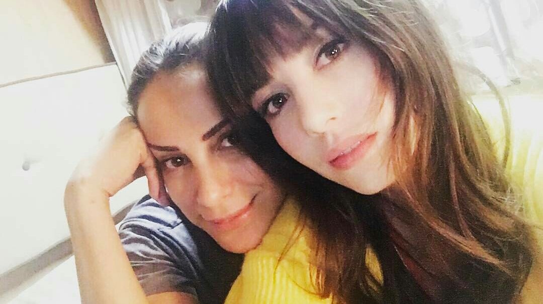 handekihou's tweet photo. Çok güzelsiniz 😍 #ÖzgeGürel #FatmaToptas @ozgecangurel @fatmatoptasofc https://t.co/vUU8YX2nfS